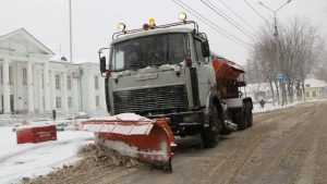 В Брянске дорожники начали круглосуточную и тайную борьбу со снегом