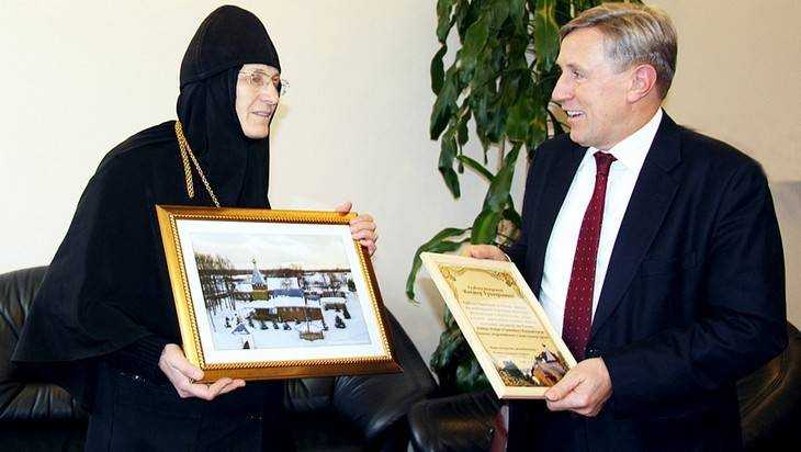Настоятельница Николо-Одрина монастыря поблагодарила депутата за помощь