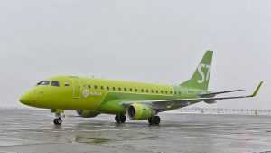 Вылетевший в Брянск из Петербурга самолет S7 вернулся из-за снегопада