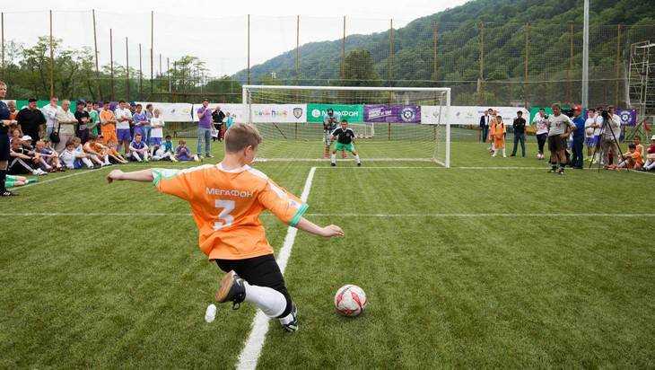 Более 4000 сирот побывают на футбольных матчах «Будущее зависит от тебя»