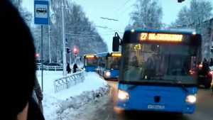В Брянске сняли видео странной работы городских автобусов