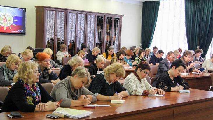 Брянский госуниверситет собрал более 70 учителей русского языка