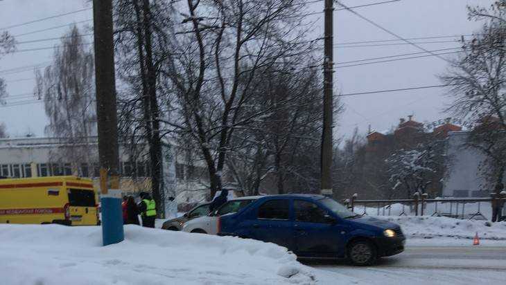 На улице Бежицкой в Брянске водитель «Яндекс.Такси» сбил пешехода