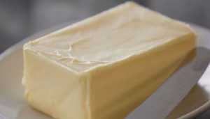 Дубровских молочников уличили в торговле сомнительным маслом