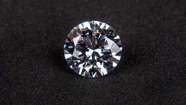 Брянец пытался продать в Москве огромный алмаз за 15 миллионов рублей