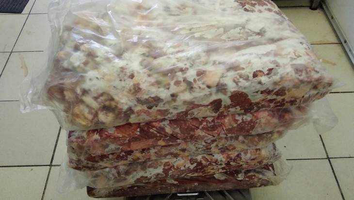 В брянском гипермаркете нашли почти 180 килограммов опасного мяса