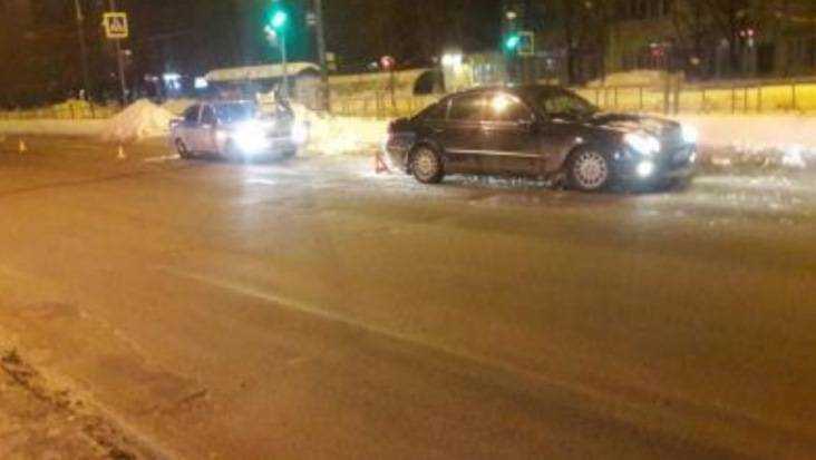 В Брянске погиб 20-летний парень, перебегавший дорогу на «красный»