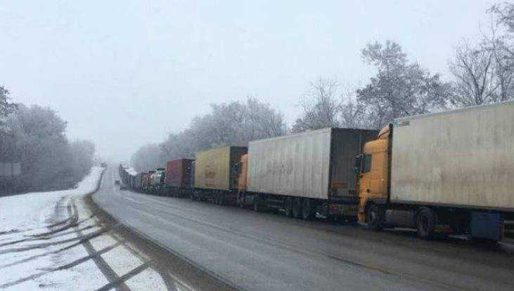 Очередь на брянской границе сократилась до 120 грузовиков