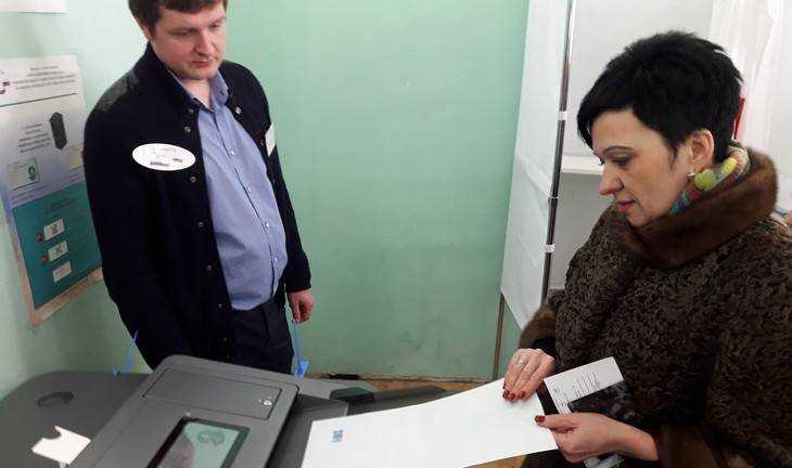 Депутат Госдумы Валентина Миронова проголосовала с семьей в Брянске