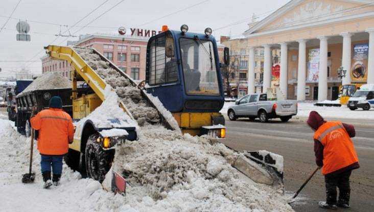 В Брянске дорожников накажут за свалки снега на берегу Десны