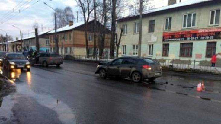 В Брянске при столкновении иномарок пострадал 46-летний водитель