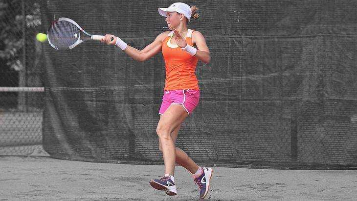 Брянская теннисистка Влада Коваль выиграла свой первый взрослый турнир