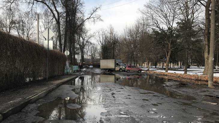 Власти Брянска пустили горожан по ложному следу разбитых дорог