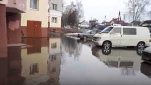 В Брянске сняли видео потопа на улице Богдана Хмельницкого