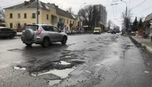 Дорожные разрушения в Брянске стали катастрофичными