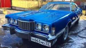 В Брянске за 1,5 миллиона рублей продают раритетный Ford Thunderbird