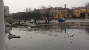 В Брянске во время урагана сорвало крышу Дворца железнодорожников
