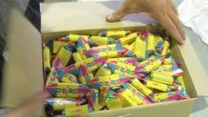 Брянская таможня изъяла у ростовской фирмы 300 кг поддельных конфет