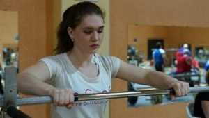 Юная брянская тяжелоатлетка Ирина Чибисова победила в Первенстве России
