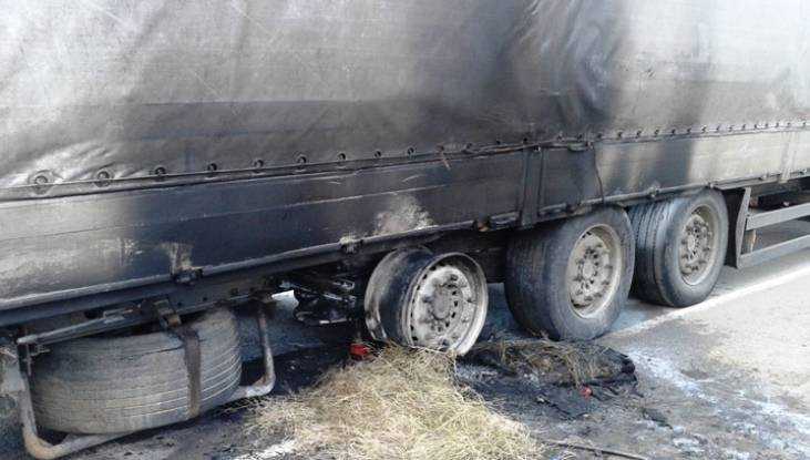 В Карачеве сгорел прицеп грузовика