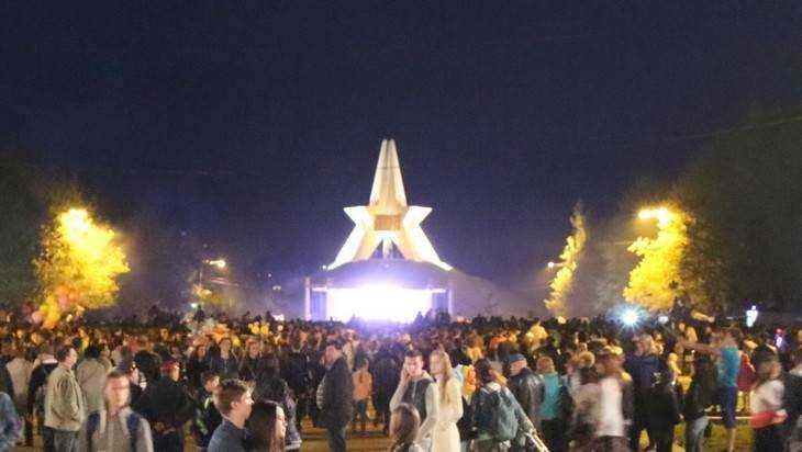 Молодежный концерт на Кургане Бессмертия собрал тысячу жителей Брянска