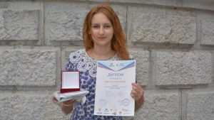 Брянская школьница Кристина Симонова вышла в полуфинал конкурса «Живая классика»
