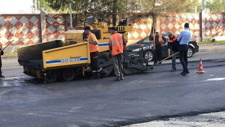 В Брянске начали ремонт ужасающей дороги