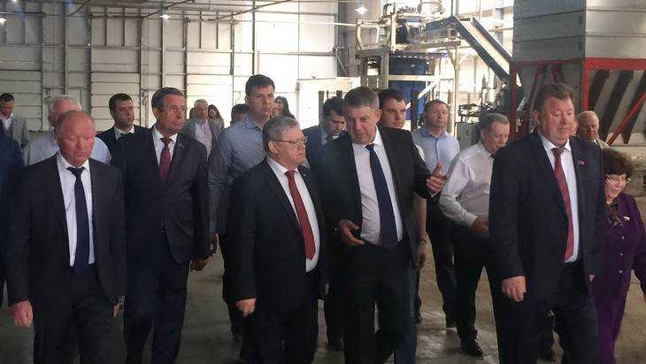 Депутаты Госдумы посетили сельхозпредприятия Брянской области