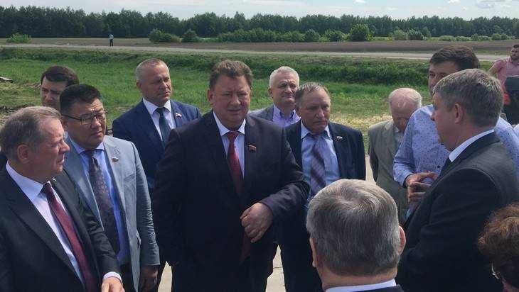 Депутатов Госдумы удивили в Брянской области два поля озимой пшеницы