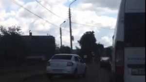 В Брянске сняли видео множества нарушений ошалевшего водителя