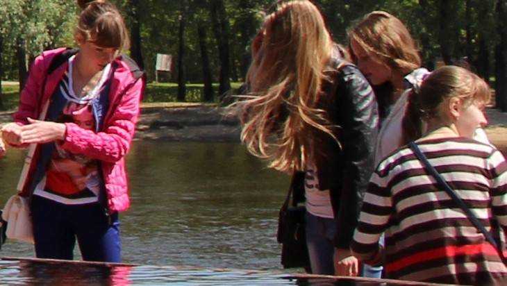 Девочки из брянского интерната попросили оградить их от позора