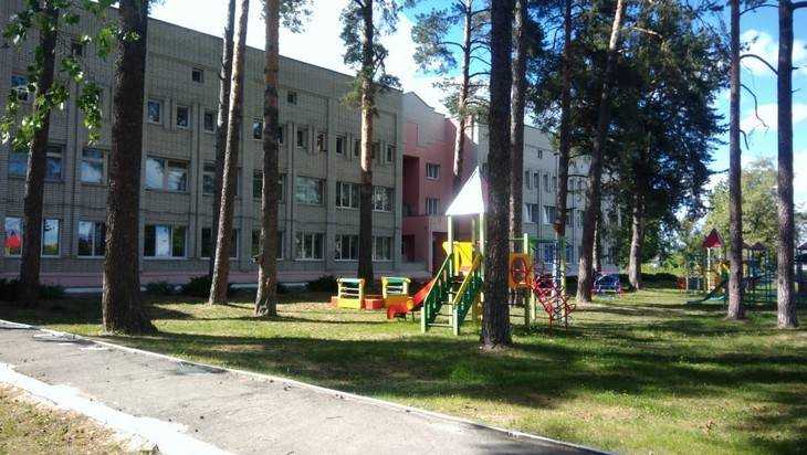 Объединение детского дома и интерната вызвало скандал в Брянске