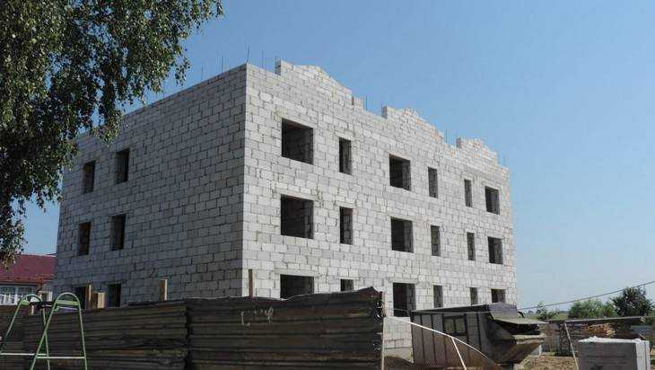 В Новозыбкове для детей-сирот строят трехэтажный дом