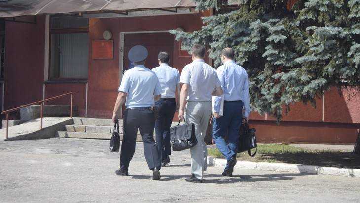 К главе администрации Фокинского района Брянска пришла полиция