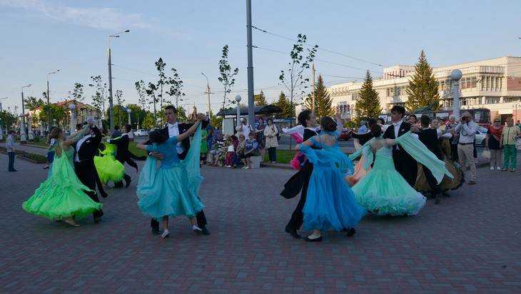 В Брянске на Славянской площади 28 июля пройдет концерт‍