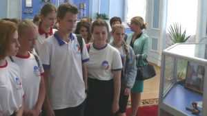 Школьники побывали в Брянской думе и пообщались с депутатами‍