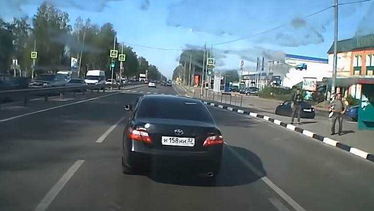 В Брянске сняли видео о лихом водителе из администрации города