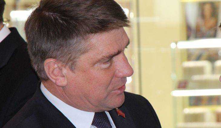 Суд оставил под арестом зампредседателя Брянской думы Юрия Гапеенко