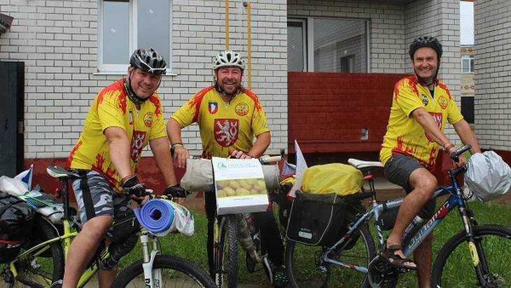Любознательные велотуристы из Чехии побывали в Стародубском районе