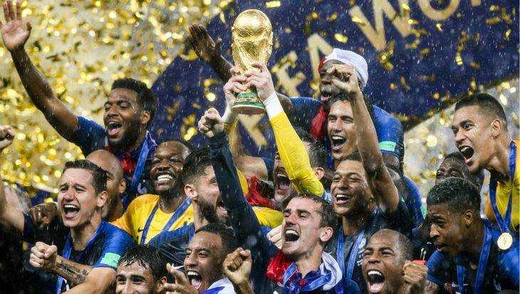 Футболисты Франции во второй раз в истории стали чемпионами мира по футболу