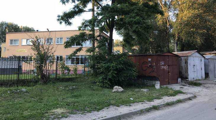 В Брянске пригрозили снести гаражи возле железнодорожного вокзала