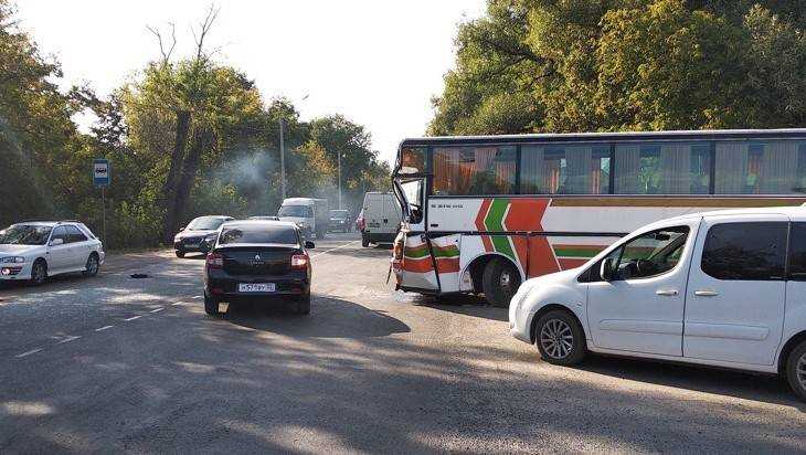 В Брянске на Речной столкнулись два автобуса – ранены пассажиры
