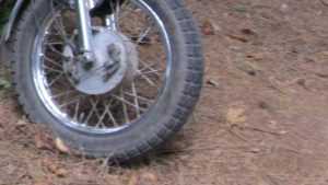 В Трубчевске водитель автомобиля Volkswagen сломал ноги мотоциклисту