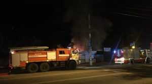В Брянске на Литейной улице сгорел ларек
