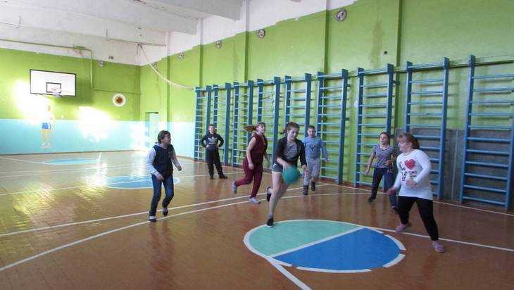 Ученики сельской школы в Брянской области к 1 сентября получат обновленный спортзал