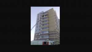 Брянские спасатели потушили пожар в многоэтажке на проспекте Московском