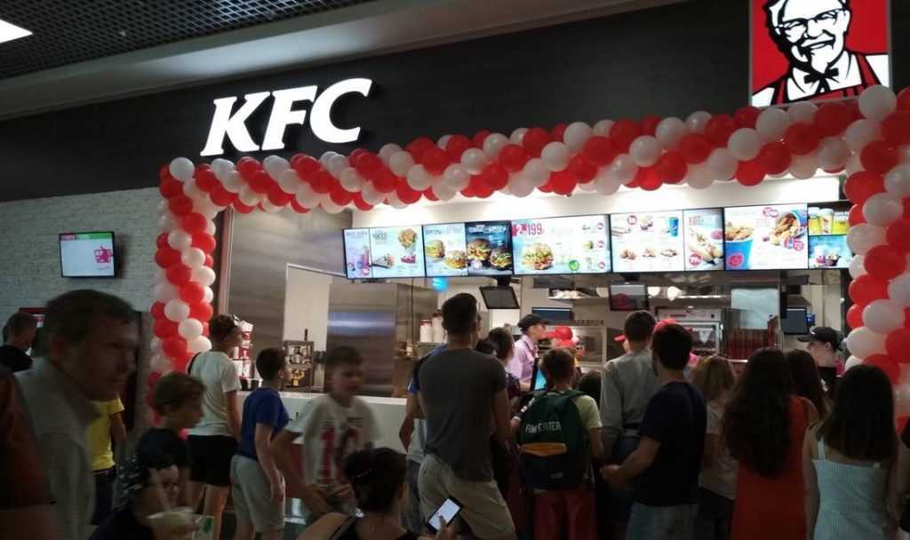 Радостные толпы голодных брянцев поспешили в открывшийся KFC