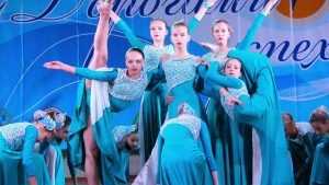 Брянские творческие коллективы покорили танцами и вокалом Крым