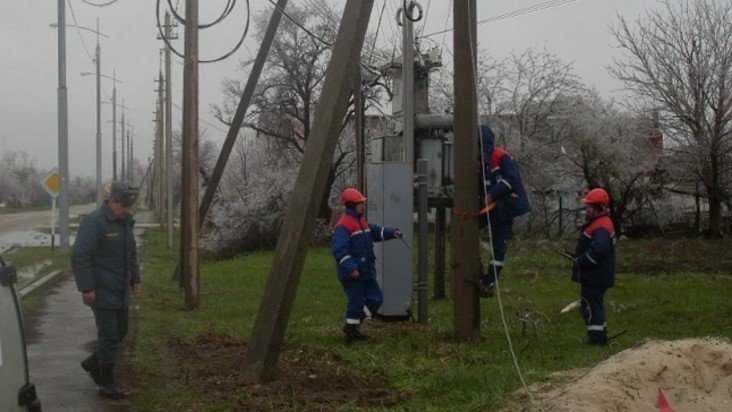 В Брянской области после непогоды восстановили энергоснабжение