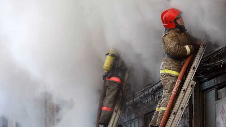 В Советском районе Брянска на улице Ломоносова сгорел жилой дом